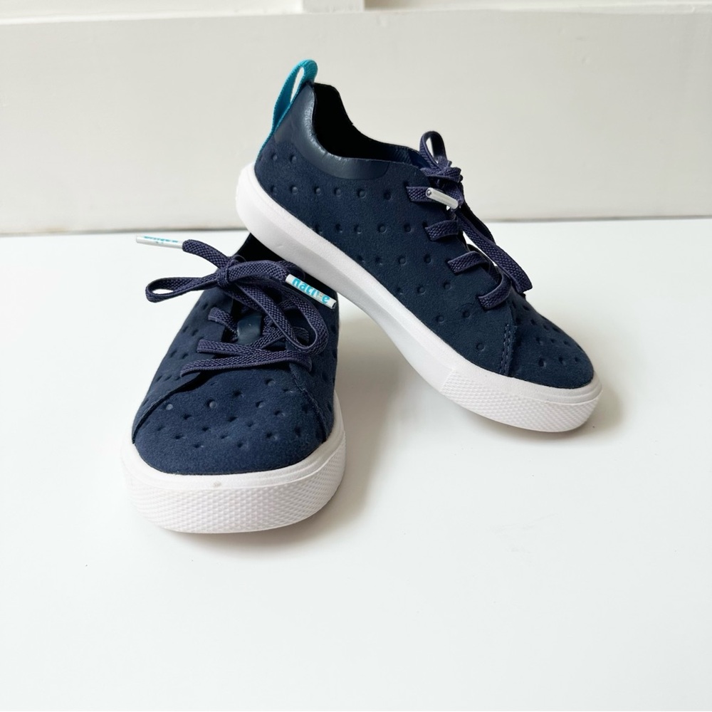NATIVE navy Monaco low keep it lite shoe